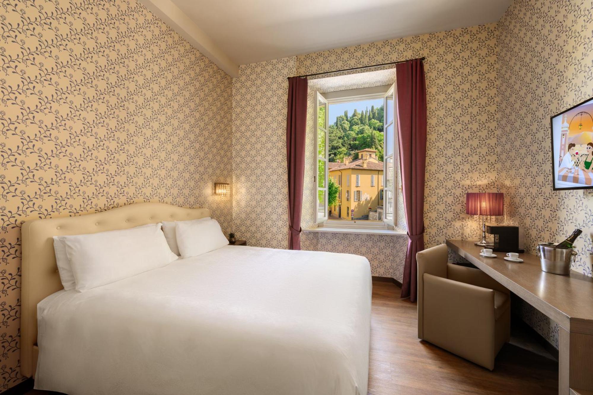 Royal Victoria, By R Collection Varenna